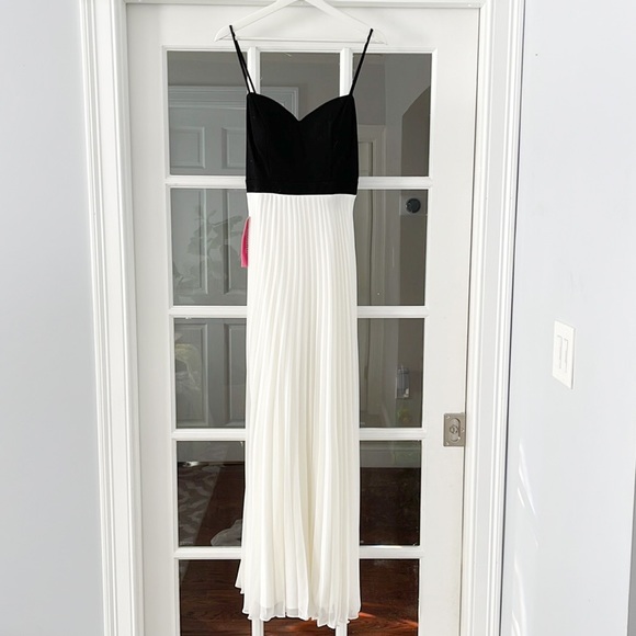 Dresses & Skirts - Women long dress